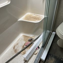 Camping World - Grand Rapids - Shower