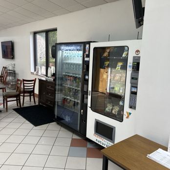 Spring Hill Safe & Lock - Nice touch moving the snack machine and drinks close to the front so everybody sees them and they'll sell more - Keys & Locksmiths Near Me - Spring Hill, Florida Spring Hill Safe & Lock - Nice touch moving the snack machine and drinks close to the front so everybody sees them and they'll sell more - Keys & Locksmiths Near Me - Spring Hill, Florida