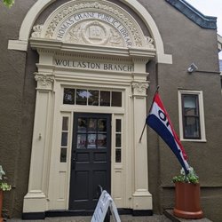 Thomas Crane Public Library - Wollaston Branch - Front enterance