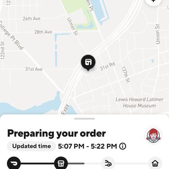 Wendy's - The food still being prepared - Fast Food Near Me - Flushing, New York