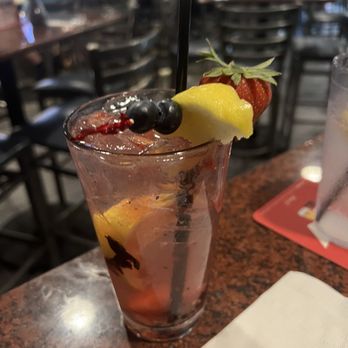 Friendly Red's Tavern - Berry fizz by Sean - New American Near Me - Windham, New Hampshire