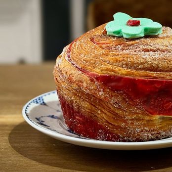 maman - Strawberry Citrus Cruffin - Bakeries Near Me - New York, New York maman - Strawberry Citrus Cruffin - Bakeries Near Me - New York, New York