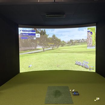 Pureshot Indoor Golf - Golf Near Me - San Diego, California