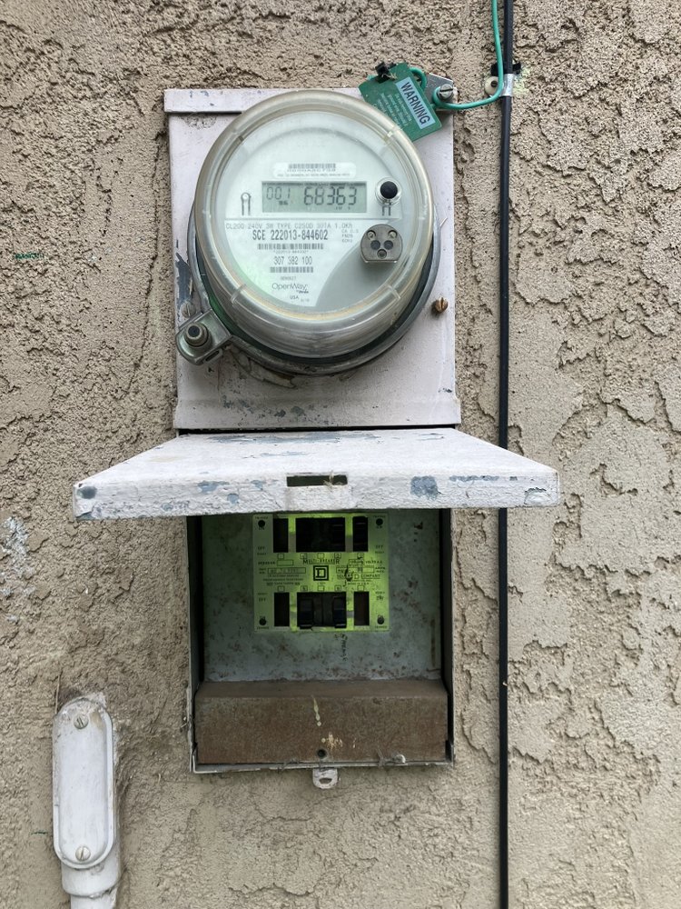 Slide of Energy Source Electric