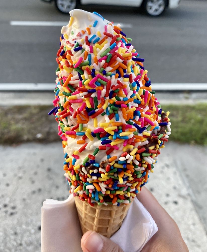 DAIRY KURL Updated June 2024 54 Photos & 73 Reviews 1555 Gulf To Bay Blvd, Clearwater