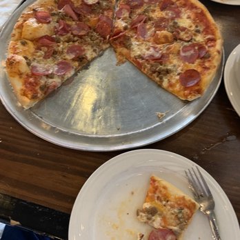 Val’s Italian Restaurant & Pizza - Meat lovers pizza - Pizza Near Me - Mineola, Texas Val’s Italian Restaurant & Pizza - Meat lovers pizza - Pizza Near Me - Mineola, Texas