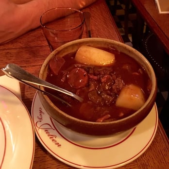 Le Bistrot d'Henri - Beef bourguignon. - French Near Me - Paris, 75 Le Bistrot d'Henri - Beef bourguignon. - French Near Me - Paris, 75