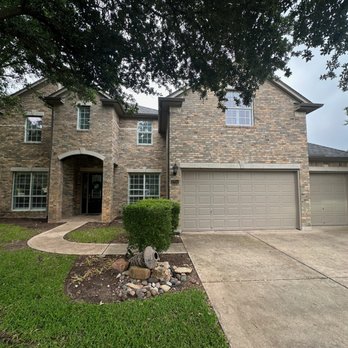 Ranger Painting - A fresh coat of paint in Cedar Park. The trim and garage doors went from an off white to a nice grey beige color. - Painters Near Me Ranger Painting - A fresh coat of paint in Cedar Park. The trim and garage doors went from an off white to a nice grey beige color. - Painters Near Me