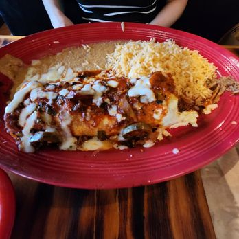 Salsa & Beer - Spicy Molcajete Enchiladas - excellent. - Mexican Near Me - North Hollywood, California Salsa & Beer - Spicy Molcajete Enchiladas - excellent. - Mexican Near Me - North Hollywood, California