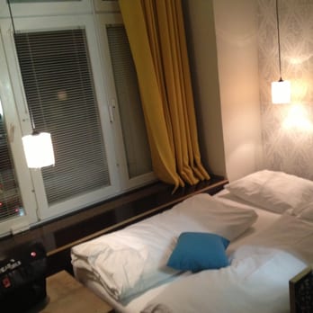 Michelberger Hotel - cozy room - Hotels Near Me - Berlin, BE