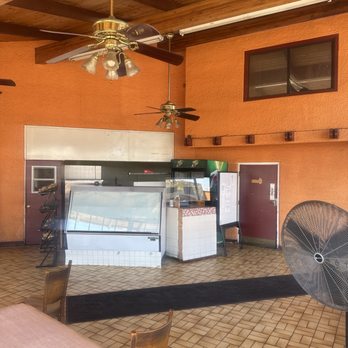 Dixon's - The dining room - Barbeque Near Me - Oakland, California Dixon's - The dining room - Barbeque Near Me - Oakland, California