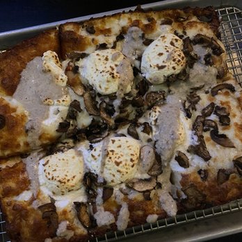 Emmy Squared Pizza - Hell's Kitchen - Angel pizza (ricotta, mushrooms, truffle mushroom cream) - Pizza Near Me - New York, New York