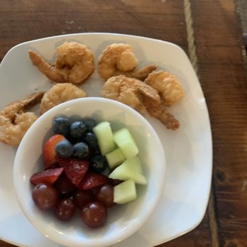 Miller's Waterfront Restaurant - Kids portion of shrimp w/ fresh fruits - Seafood Near Me - Nags Head, North Carolina