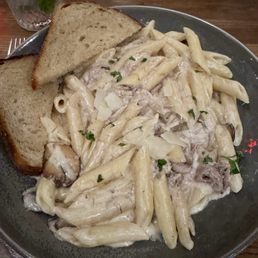 Penne with chicken Alfredo