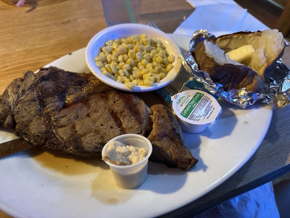 Chubby's Bar & Grill Logo