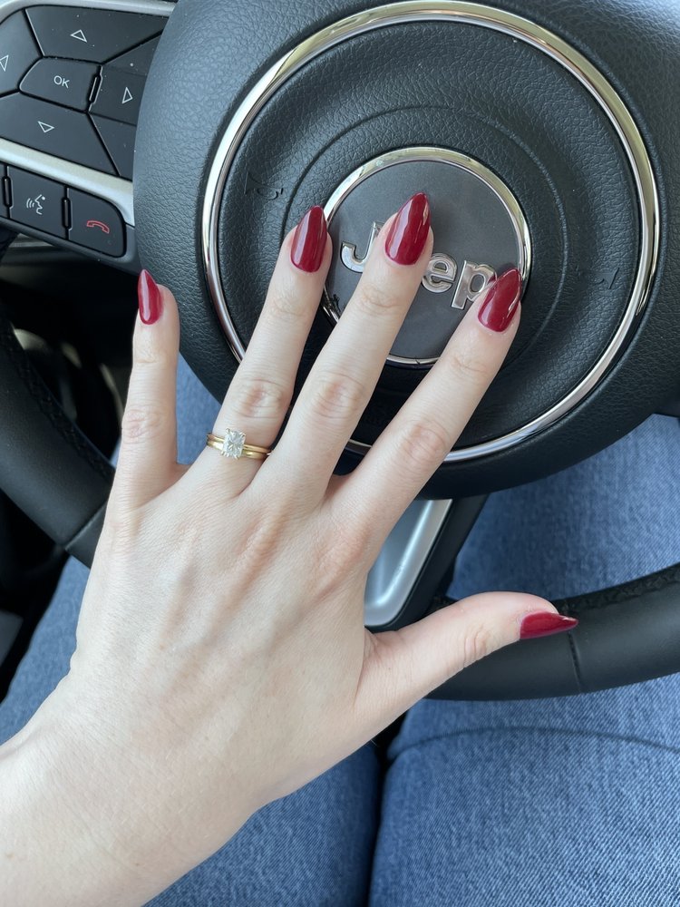 Star Nails Logo