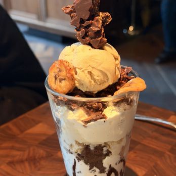 Water Grill - Bellevue - Choc and banana sundae - Seafood Near Me - Bellevue, Washington
