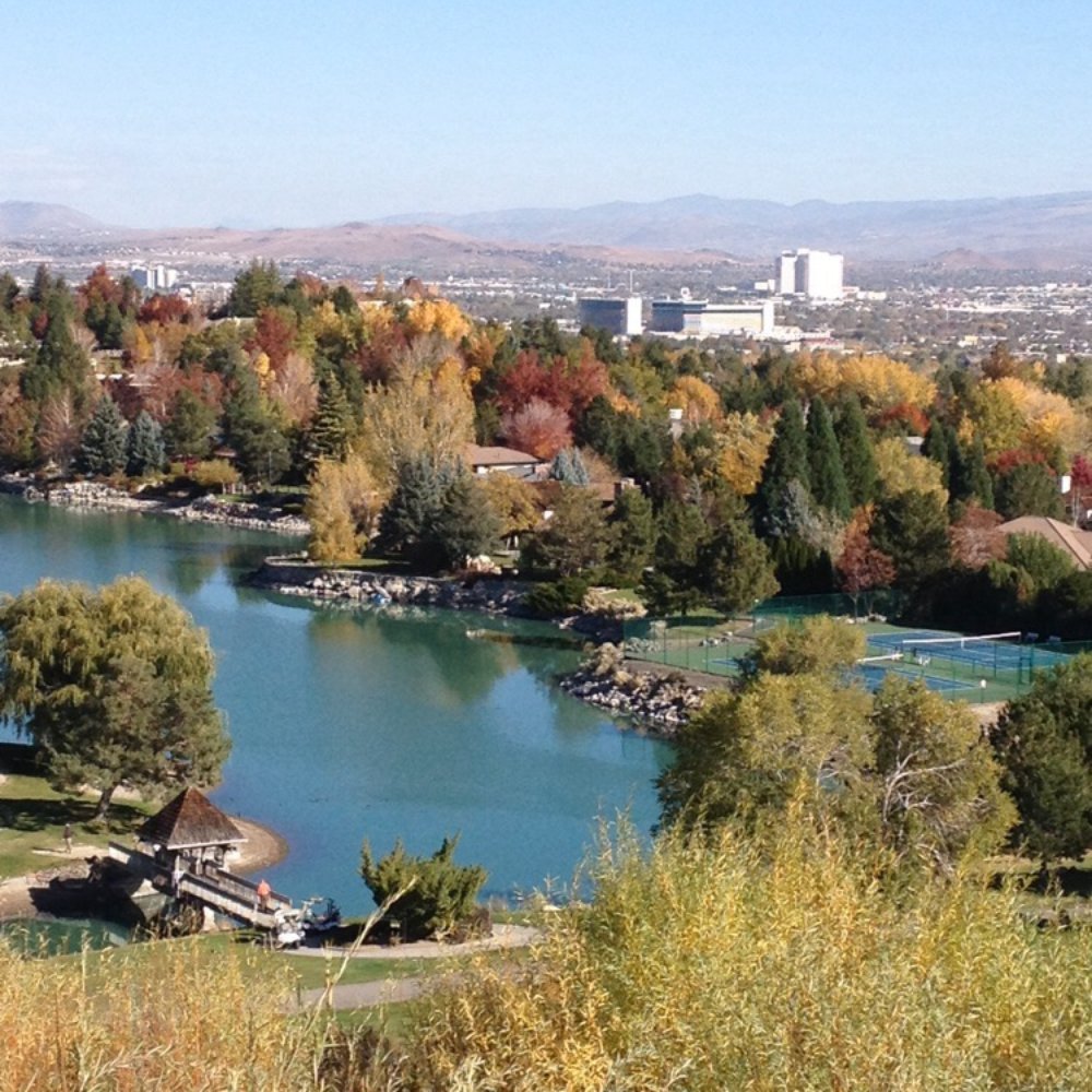 Lakeridge Golf Course - Fall colors are stunning today - Golf Near Me - Reno, Nevada Lakeridge Golf Course - Fall colors are stunning today - Golf Near Me - Reno, Nevada