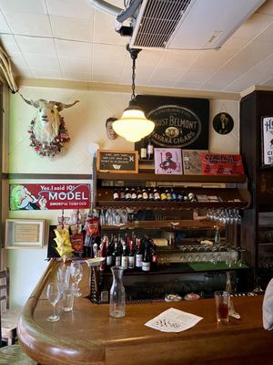 Arnold's Bar & Grill by null