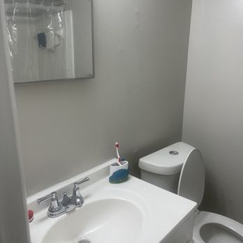 Carolina Apartments - Bathroom - Apartments Near Me - Lawrenceville, Georgia Carolina Apartments - Bathroom - Apartments Near Me - Lawrenceville, Georgia