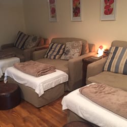Siyu Spa - The waiting/foot reflexology is very cozy and relaxing