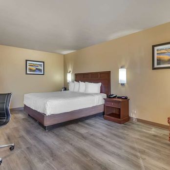 Best Western Dos Rios - King Guest Room - Hotels Near Me - Junction, Texas