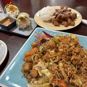 Sukhothai Thai Restaurant Express III - Pad Mama, fresh rolls, and sesame chicken - Thai Near Me - San Antonio, Texas Sukhothai Thai Restaurant Express III - Pad Mama, fresh rolls, and sesame chicken - Thai Near Me - San Antonio, Texas