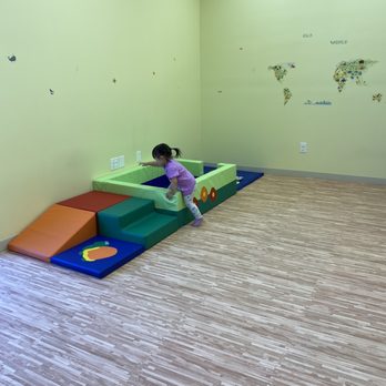 Bumblebee Playspace - Baby room with lots of soft mats! - Indoor Playcenter Near Me - Newark, California