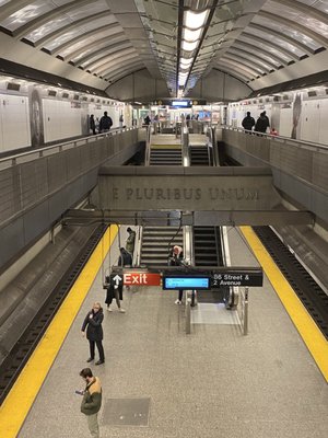 86 St by null