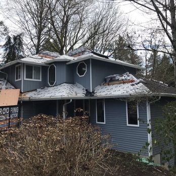 Chase Construction North West - GAF Tiger Paw underlayment, big upgrade from tar paper. You can't tear this stuff with your hands - Roofing Near Me - Edgewood, Washington