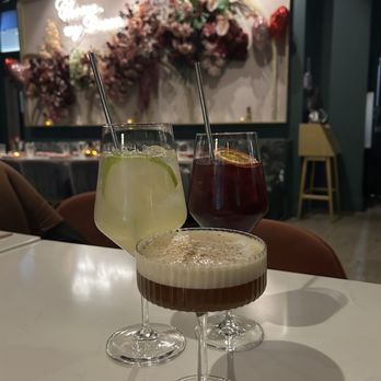 Blanc Champagne Bar - Bianco sole and The scarlet hour and dirty chai martini - Champagne Bars Near Me - Kansas City, Missouri