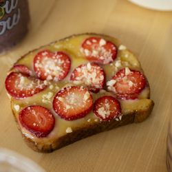 Wow Wow Hawaiian Lemonade - The signature Lilikoi Butter Toast.