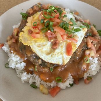 Highway Inn - Hawaiian loco moco - Hawaiian Near Me - Waipahu, Hawaii Highway Inn - Hawaiian loco moco - Hawaiian Near Me - Waipahu, Hawaii