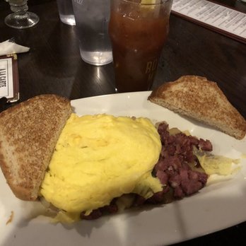 The Royal Mile - Corned Beef Hash - Pubs Near Me - Des Moines, Iowa The Royal Mile - Corned Beef Hash - Pubs Near Me - Des Moines, Iowa