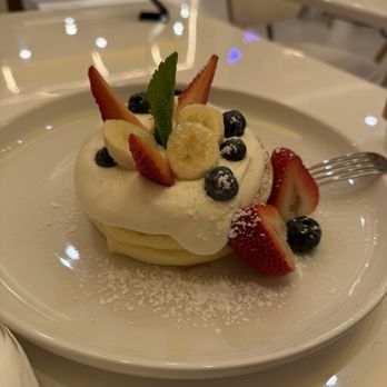 Fluffy Fluffy Cafe - Strawberry Pancake fluffy fluffy style - Pancakes Near Me - Edison, New Jersey