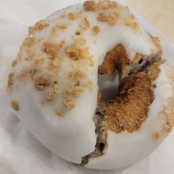 The Bay Country Bakery & Cafe - Blueberry crumble donut (2.5/5)