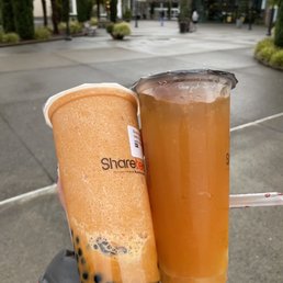 Right: Thai blended ice with pearls. Left: passion fruit, orange, grapefruit tea with lychee. Right: Thai blended ice with pearls. Left: passion fruit, orange, grapefruit tea with lychee.