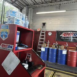 Pit Stop Oil Change - Drive thru bay! You stay in your car!
