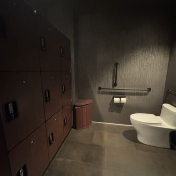 Ambiente A Landscape Hotel - Very strange concept for locker and toilet for the spa - Resorts Near Me - Sedona, Arizona