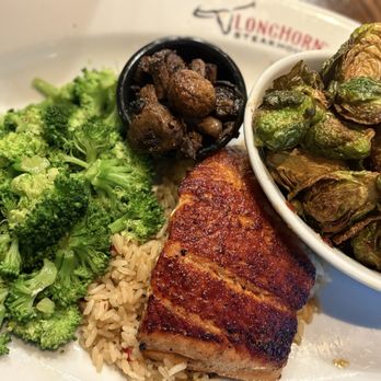 LongHorn Steakhouse - American Near Me - Cincinnati, Ohio