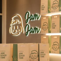 Jam Jam Tea Lab - Interior