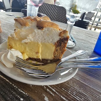 Wahoo's Bar & Grill - Key Lime Pie - Seafood Near Me - Islamorada, Florida Wahoo's Bar & Grill - Key Lime Pie - Seafood Near Me - Islamorada, Florida