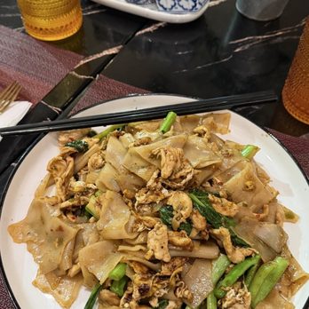 Bangkok Dee Thai Cuisine - Pad See Eew - Thai Near Me - Dallas, Texas Bangkok Dee Thai Cuisine - Pad See Eew - Thai Near Me - Dallas, Texas