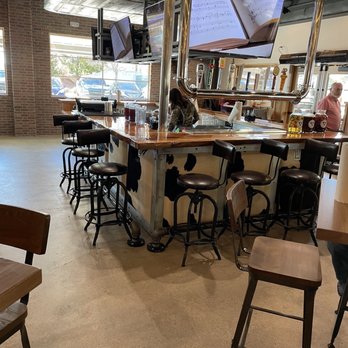 Cousin's BBQ - Cool new bar area 2022! - Barbeque Near Me - Fort Worth, Texas