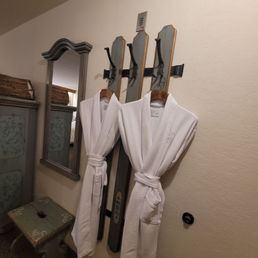 Robe rack