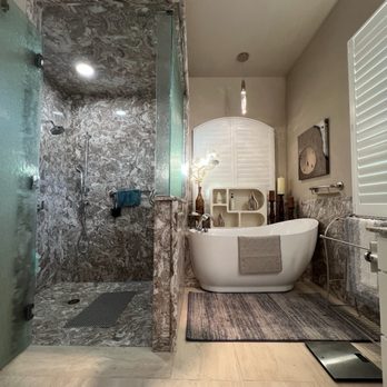 Birch Masters Construction Solutions - Master bathroom with cultured marble - General Contractors Near Me - Tampa, Florida Birch Masters Construction Solutions - Master bathroom with cultured marble - General Contractors Near Me - Tampa, Florida