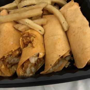 Cheddar's Scratch Kitchen - Buffalo Chicken Wrapper - American Near Me - Houston, Texas