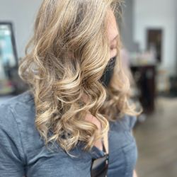 The Hot Comb Salon