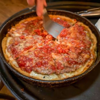 Lou Malnati's Pizzeria - Medium Deep Dish The Malnati Chicago Classic - Pizza Near Me - Chicago, Illinois