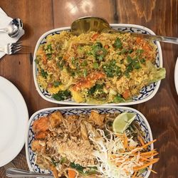Thai Chef Restaurant - Pad Thai and pineapple fried rice